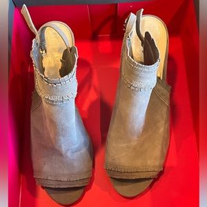 Vince Camuto Heels / Sandals